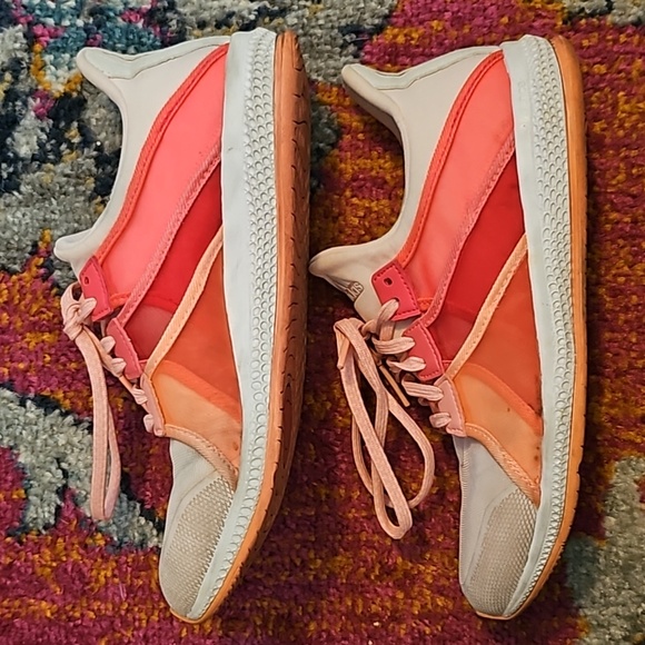 🔥Adidas Bounce shoes 🔥 - Picture 3 of 6